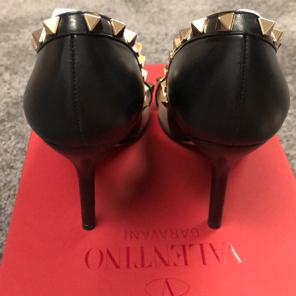 Women’s Valentino Garavani black leather pumps - Picture 3 of 11
